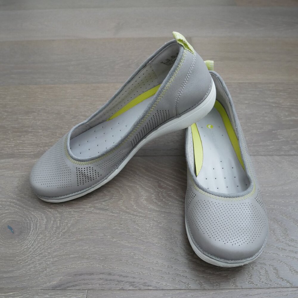 Clarks Artisian Casual Flat